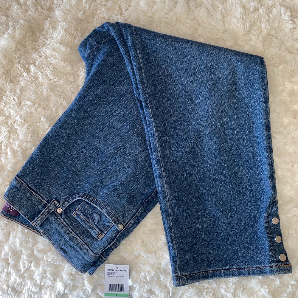 Gloria Vanderbilt capris